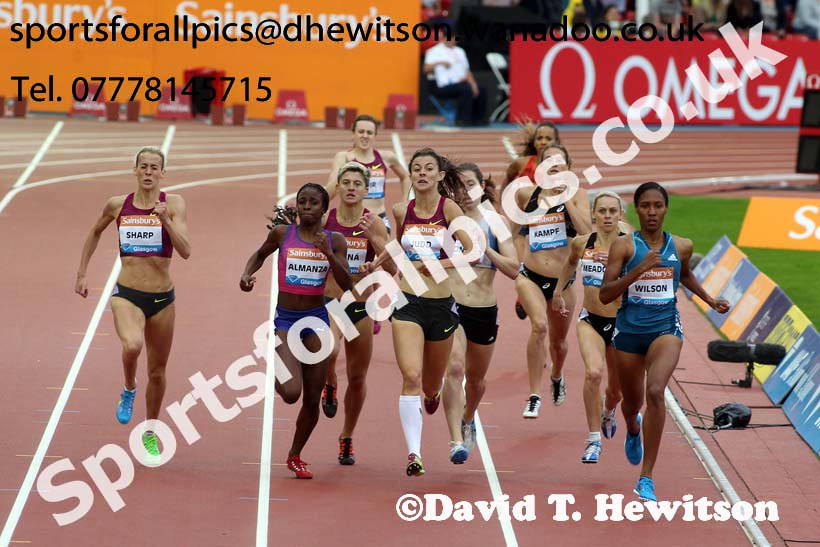 Ajee Wilson leads the 800 metres Glasgow Diamond League. Photo: David T. Hewitson/Sports for All Pics